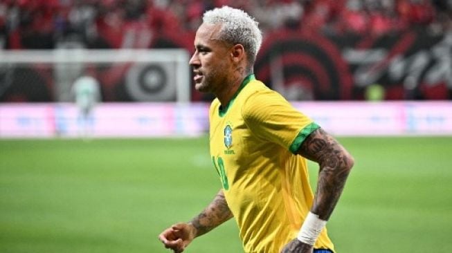 Pemain Brasil Neymar melakukan selebrasi gol ketika Brasil menghadapi Korea Selatan dalam laga persahabatan di Stadion Piala Dunia Seoul di Seoul, Korea Selatan, 2 Juni 2022. [AFP]