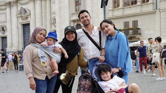 Potret Mbak Lala Liburan Bareng RANS di Eropa (Instagram/shela_lala96)