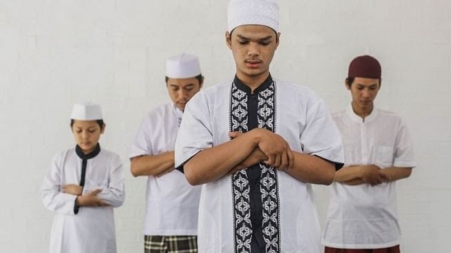 Doa Iftitah Pendek setelah Takbiratul Ihram: Bacaan Latin, Artinya dan Keistimewaannya