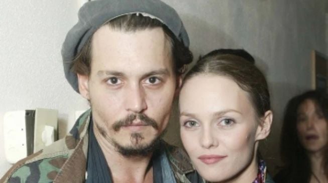 Timeline Hubungan Cinta Johnny Depp dan Vanessa Paradis Selama 14 Tahun