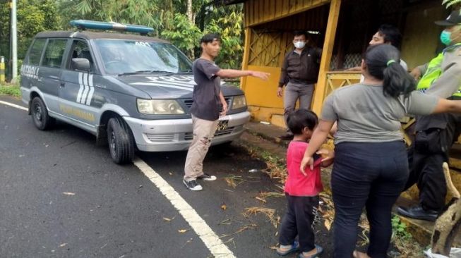 Berteduh di Warung Saat Hendak ke Denpasar, Remaja Ini Malah Dibegal, Motor Scoopy Raib