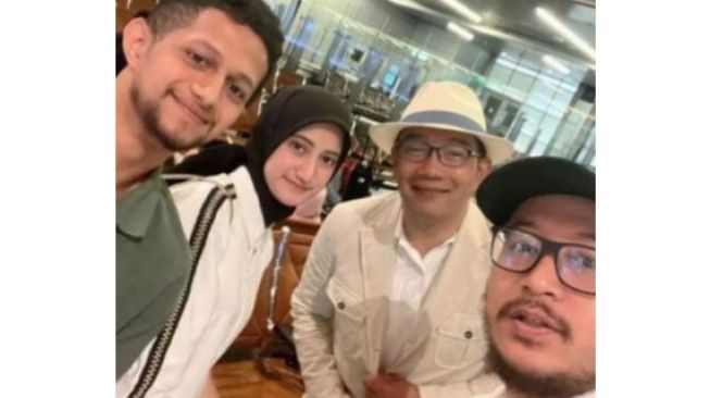 Selfie Bareng Ridwan Kamil di Bandara, Selebgram Fitri Bazri Dinilai Tak Etis