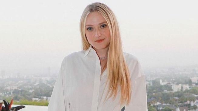 Artis Muda Hollywood Alumni Kampus Mentereng (instagram/@dakotafanning)