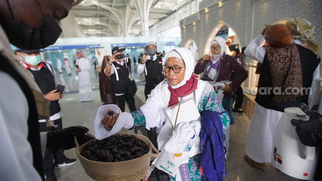 Warga Karawang yang Daftar Haji Tahun Ini Baru Bisa Berangkat 40 Tahun Lagi