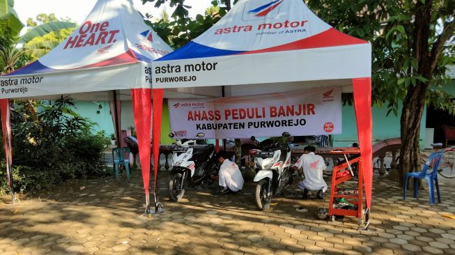 Servis gratis untuk para korban yang terdampak banjir di Purworejo (Dok. Astra Motor Yogyakarta)