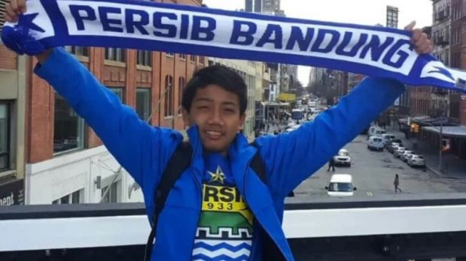 Beredar Foto Emmeril Kahn Mumtadz Bentangkan Slayer Persib, Warganet: Eril, Bobotoh Sejati