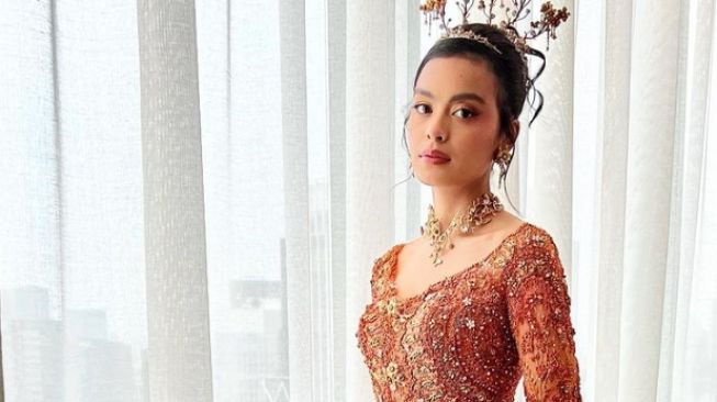 Eva Celia dalam balutan kebaya Vera Anggraini (instagram/veraanggraini_kebaya)