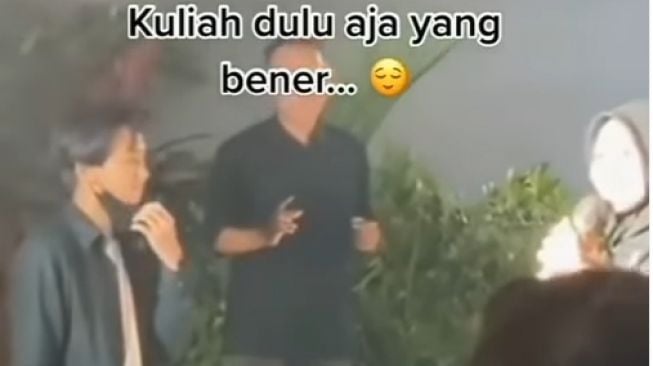 Ditembak di Depan Umum, Jawaban Cewek Ini Bikin Sang Pria Kena Mental