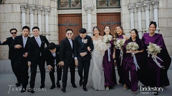 Potret Manuella Aziza Curi Perhatian di Pernikahan Eva Celia(Instagram/@bridestory)