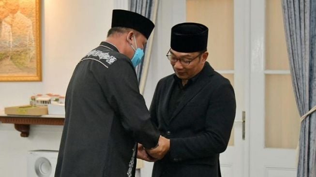 Takziah ke Keluarga Ridwan Kamil, Plt Wali Kota Bekasi Tri Adhianto: Semoga Allah Tempatkan Eril di Surganya