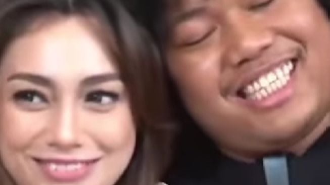 Marshel Widianto Bangga Bisa Mesra dengan Celine Evangelista: Ketika Dukun Lembur Terus