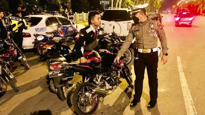 Razia Balap Liar di Batam Center, Puluhan Sepeda Motor Diamankan Polisi