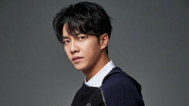 Aktor Lee Seung Gi Bantah Rumor Putus dengan Aktris Lee Da In