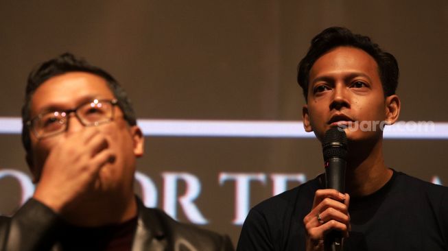 Pemain film Satria Dewa: Gatotkaca, Fedi Nuril memberikan konferensi pers film terbarunya di Epicentrum XXI, Jakarta, Senin (6/6/2022). [Suara.com/Angga Budhiyanto]