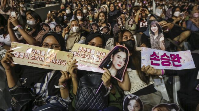 Ukhti sekaligus Army: Uniknya Generasi Muda Muslim Indonesia Menegosiasikan Agama dan Hiburan