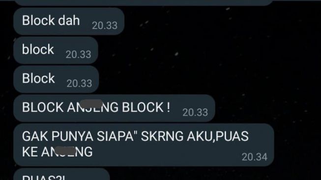 Curhatan netizen dapat pesan kasar dari mantan kekasihnya (Twitter/ @AREAJULID)