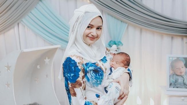 Momen Angelica Simperler Momong Anak (Instagram/angelicasimp.new) 