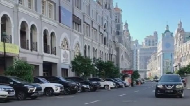 Suasana Salah Satu Sudut di Kota Jakarta Mirip Amsterdam, Indomaret di Sini Terlihat Lebih Estetik