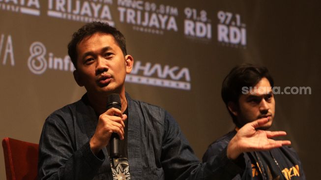 Sutradara film Satria Dewa: Gatotkaca, Hanung Bramantyo memberikan konferensi pers film terbarunya di Epicentrum XXI, Jakarta, Senin (6/6/2022). [Pahami.id/Angga Budhiyanto]