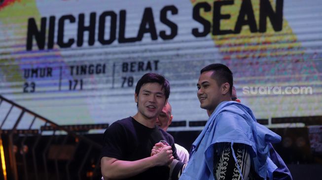 Nicholas Sean berpose sebelum memberikan keterangan dalam konferensi pers jelang Holywings Sport Show di Holywings Gatsu Club V, Jakarta, Senin (6/6/2022). [Suara.com/Angga Budhiyanto]