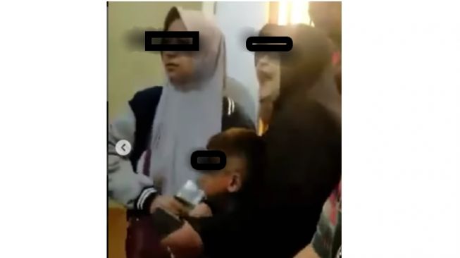 Viral Istri Pertama dan Keluarga Gerebek Suami Saat Nikah Lagi