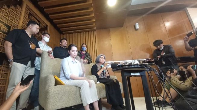 Politisi Indah Kurniawati Beberkan Kondisi Justin Frederick: Jalani Observasi Intens di RS, Rahang Luka Hingga Muntah