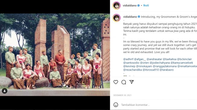 Inspirasi Baju Bridesmaid Nikahan Vidi Aldiano - Sheila Dara (instagram/vidialdiano)