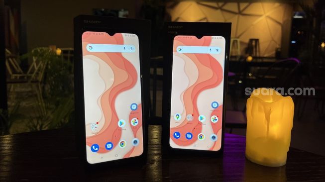 Review Sharp Aquos V6 dan V6 Plus: Si Kembar Identik dengan Spesifikasi Mirip
