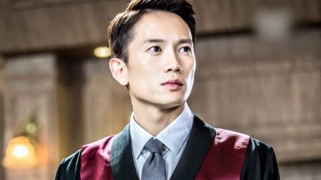  Aktor Ganteng jadi Jaksa di Drama Korea (Hancinema)