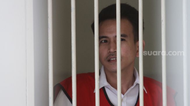 Adam Deni Duga Ahmad Sahroni Bayar Rp 30 Miliar Demi Jebloskannya ke Penjara