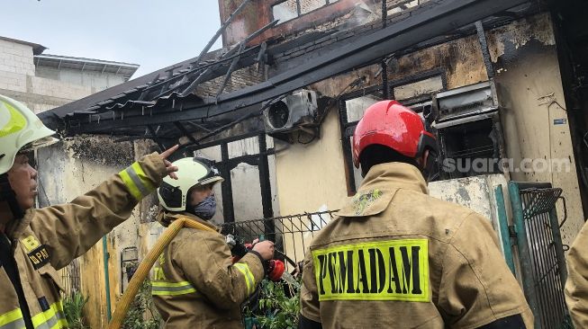 Satu Rumah di Joglo Jakbar Hangus Terbakar, Begini Penampakannya