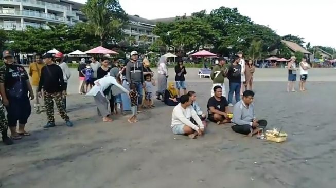 Pelajar yang Terseret Arus di Pantai Double Six Berniat Tolong Adik Tapi Malah Jadi Korban