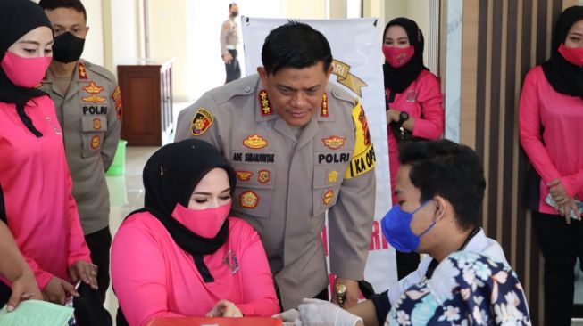 Kegiatan Donor Darah Polresta Solo Sambut Hari Bhayangkara ke-76, Berhasil Kumpulkan 123 Kantong