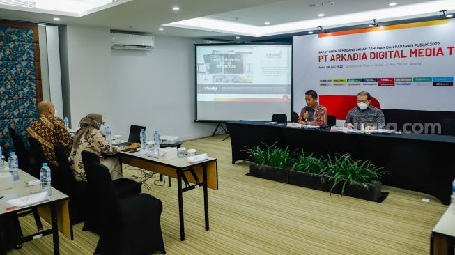 Suasana jalannya Public Expose PT Arkadi Digital Media Tbk di Jambuluwuk Thamrin Hotel, Jakarta, Rabu (8/6/2022). [Suara.com/Alfian Winanto]