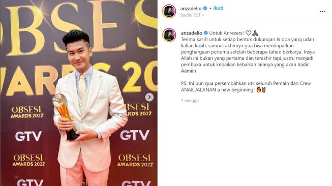 Gaya busana Anrez kala menghadiri Obsesi Awards 2022 (instagram/fuji.an)