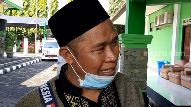 Heboh Salah Tempel Foto Perempuan, Calhaj Asal Pati Tertunda Keberangkatan ke Tanah Suci