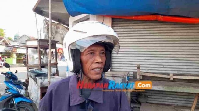 Alhamdulillah! Tukang Ojek Ini Akhirnya Berangkat Haji Bersama Sang Istri Setelah Menabung Sejak 1998