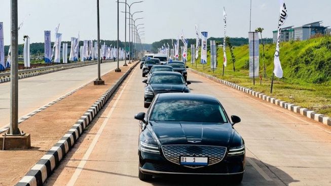 Presiden Jokowi Jajal Mobil Listrik untuk Kendaraan Resmi Pemimpin Negara di G20