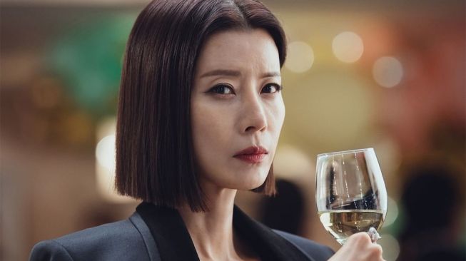 Potret Yoo Sun di Eve (Instagram/@tvn_drama)