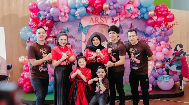 Potret Ultah Anak Artis Bertema Disney (Instagram/@queenarsy)