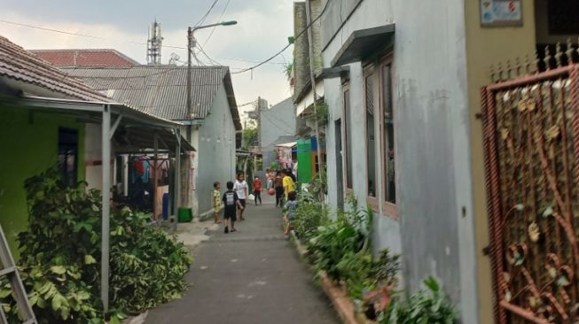 Lokasi aksi penjambretan yang menimpa bocah 7 tahun di Pasar Rebo. (Suara.com/Yaumal)