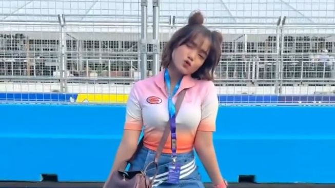 Potret Fuji Nonton Formula E (instagram/@fuji_an)