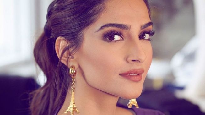 3 Bulan Pertama Kehamilan Sonam Kapoor Terasa Berat, Ini yang Terjadi Selama Trimester Pertama