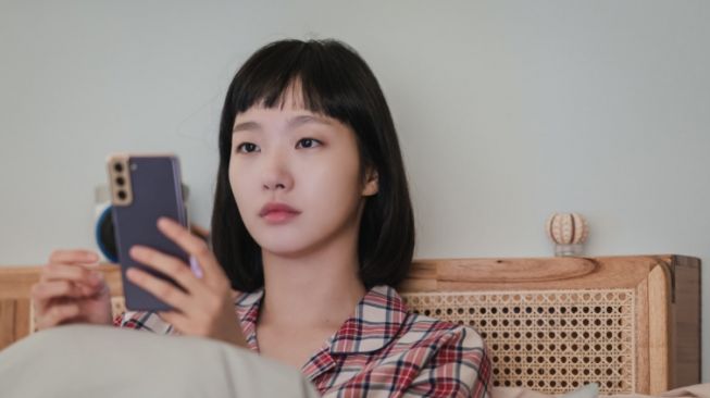 Pesona Kim Go Eun di Yumi's Cells 2 (Soompi)