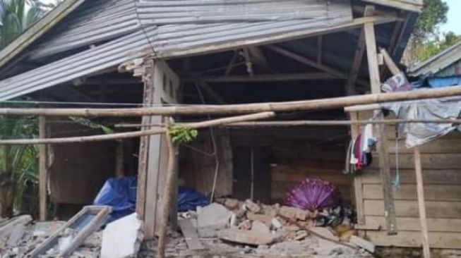 Sebanyak 70 Rumah Warga Rusak Akibat Gempa M 5,8 di Mamuju