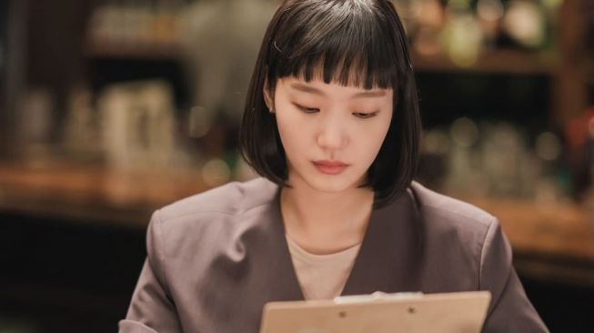 Pesona Kim Go Eun di Yumi's Cells 2 (Instagram/@tving.official)