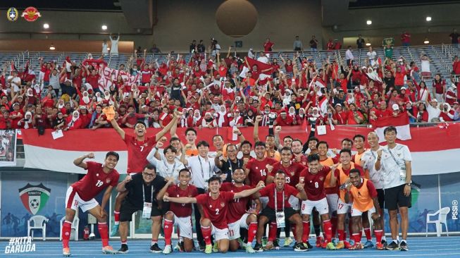 Timnas Indonesia merayakan kemenangan atas Kuwait dalam matchday pertama Grup A Kualifikasi Piala Asia 2023 di Jaber Al-Ahmad International Stadium, Kuwait City, Kamis (9/6/2022) dini hari WIB. [Twitter/@PSSI]
