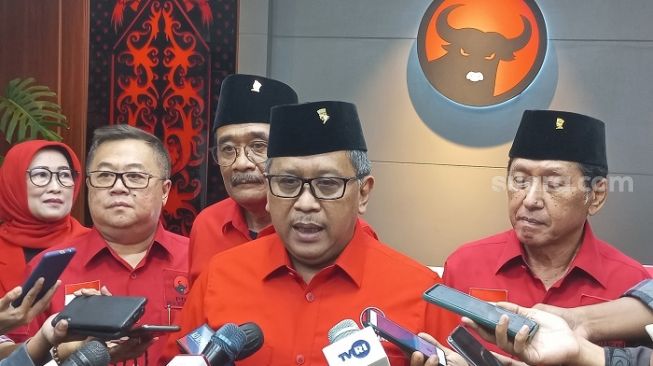 Respons Santai Sekjen PDIP Soal Jokowi Disebut Endorse Prabowo: Itu Cuma Persepsi