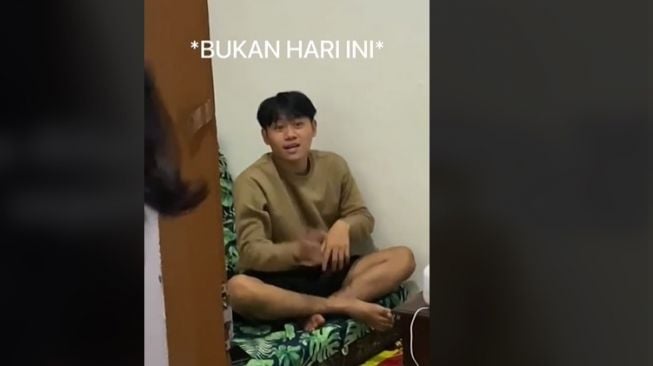 Susah-susah Siapkan Kejutan Ulang Tahun Temannya, Sekumpulan Remaja Ini Malah Salah Tanggal