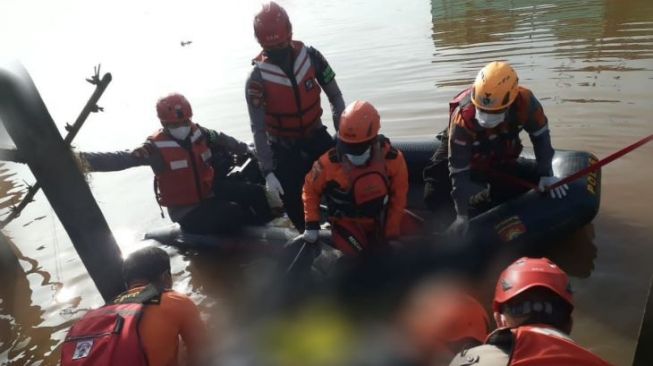 Korban Kecelakaan Antara Longboat dan Tongkang di Sungai Kapuas Ditemukan Meninggal Dunia